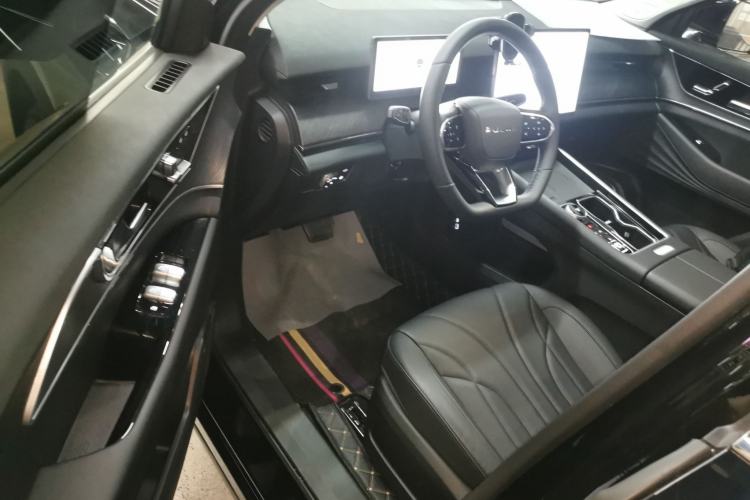 Used Chery Fengyun T9 2025 120 Long-Range Luxury Version 7 Seats Lithium Iron Phosphate Driver Seat