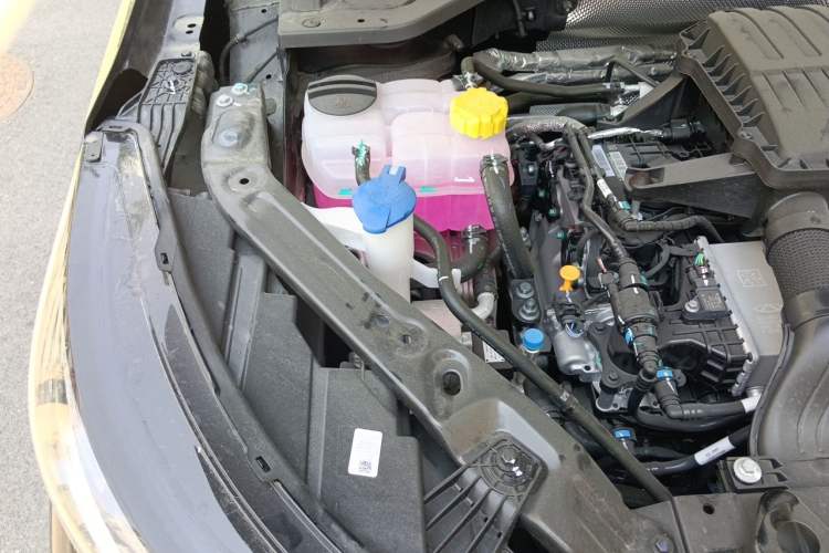 Used Chery Fengyun T9 2025 120 Long-Range Prestige Version 5 Seats Lithium Iron Phosphate Engine Bay Right