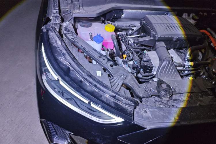 Used Chery Fengyun T9 2025 120 Long-Range Prestige Version 5 Seats Lithium Iron Phosphate Engine Bay Right