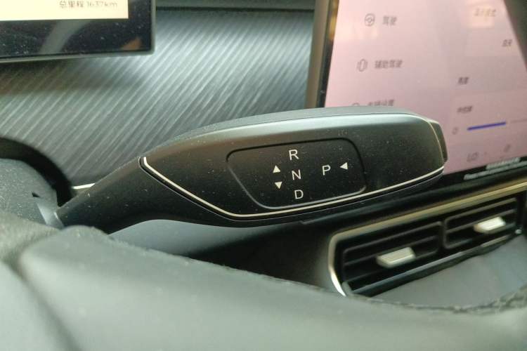 Used Chery Fengyun T9 2025 120 Long-Range Prestige Version 5 Seats Lithium Iron Phosphate Gear Lever
