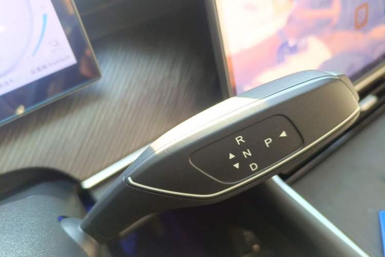 Used Chery Fengyun T9 2025 120 Long-Range Flagship Version 5 Seats Lithium Iron Phosphate Gear Lever