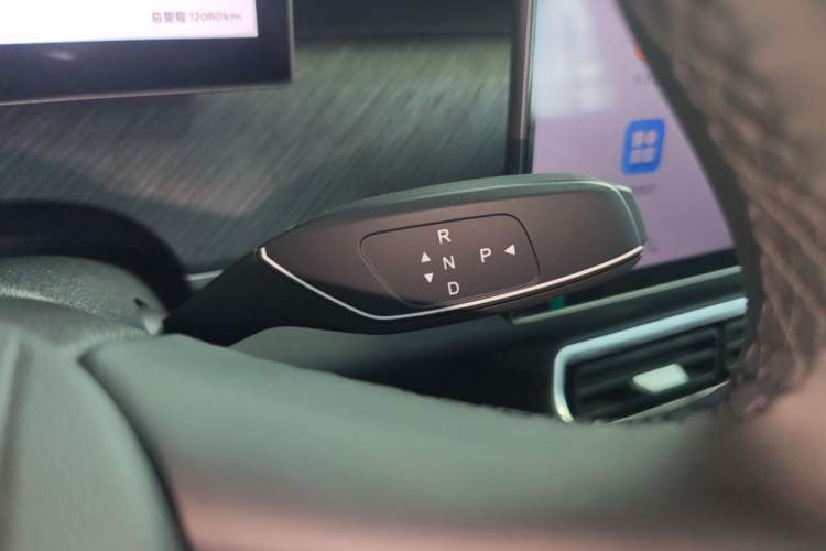 Used Chery Fengyun T9 2025 120 Long-Range Luxury Version 5 Seats Lithium Iron Phosphate Gear Lever