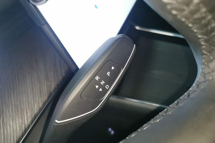 Used Chery Fengyun T9 2025 120 Long-Range Luxury Version 7 Seats Lithium Iron Phosphate Gear Lever