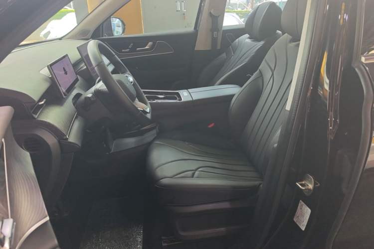 Used Chery Fengyun T9 2025 120 Long-Range Luxury Version 5 Seats Lithium Iron Phosphate Left Front Seat