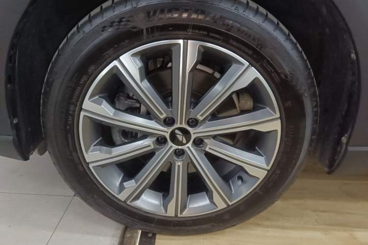 Used Chery Fengyun T9 2025 120 Long-Range Prestige Version 5 Seats Lithium Iron Phosphate Left Front Wheel Hub