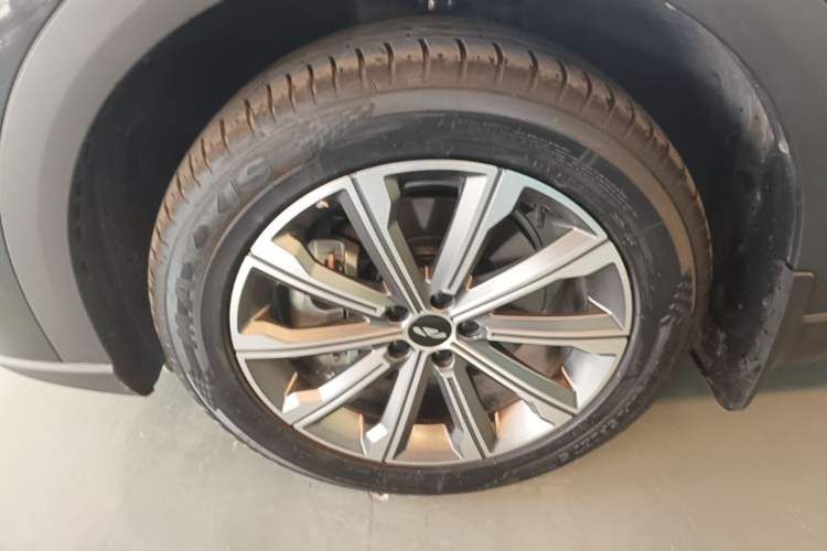 Used Chery Fengyun T9 2025 120 Long-Range Luxury Version 5 Seats Lithium Iron Phosphate Left Front Wheel Hub