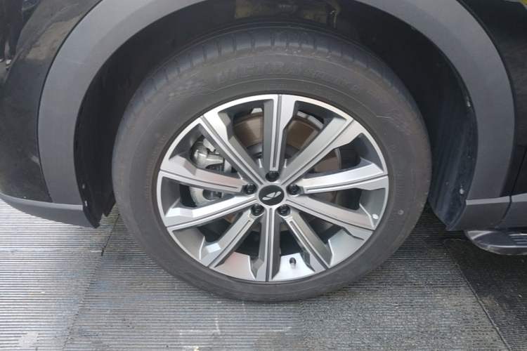 Used Chery Fengyun T9 2025 120 Long-Range Prestige Version 5 Seats Lithium Iron Phosphate Left Front Wheel Hub