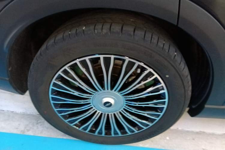 Used Chery Fengyun T9 2025 120 Long-Range Flagship Version 5 Seats Lithium Iron Phosphate Right Rear Wheel Hub