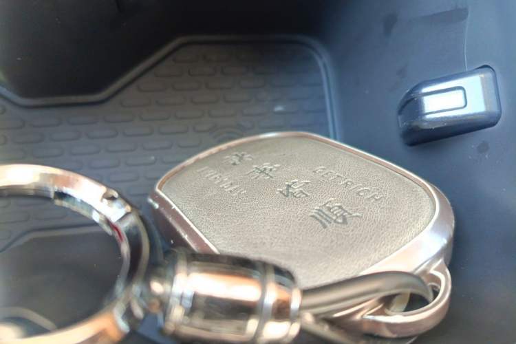 Used Chery Fengyun T9 2025 120 Long-Range Flagship Version 5 Seats Lithium Iron Phosphate Vehicle Key