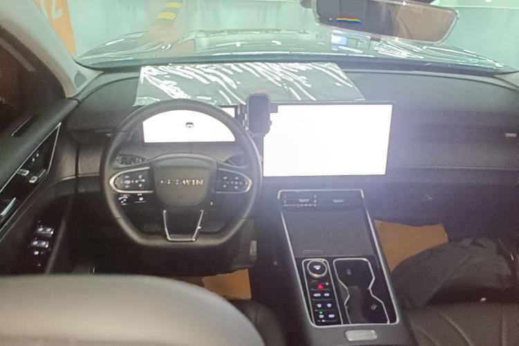 Used Chery Fengyun T9 2025 120 Long-Range Luxury Version 7 Seats Lithium Iron Phosphate Center Console