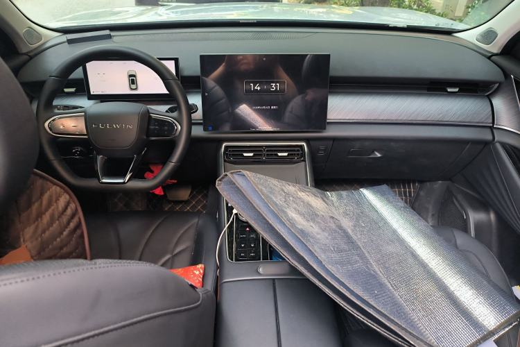 Used Chery Fengyun T9 2025 120 Long-Range Luxury Version 7 Seats Lithium Iron Phosphate Center Console