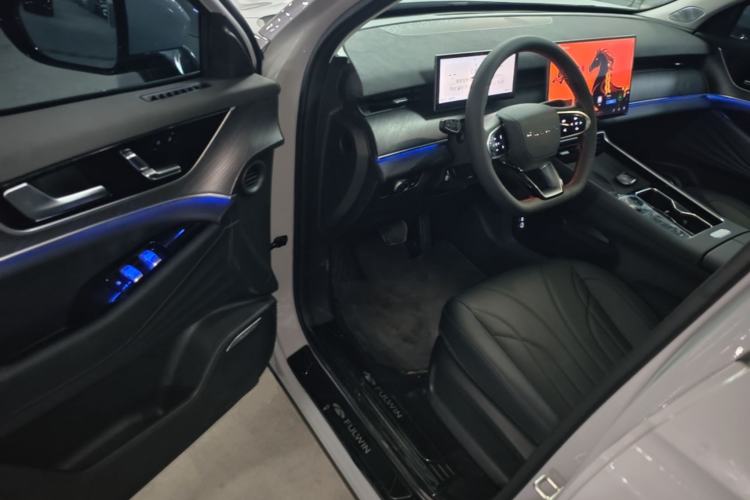 Used Chery Fengyun T9 2025 120 Long-Range Luxury Version 7 Seats Lithium Iron Phosphate Driver Seat