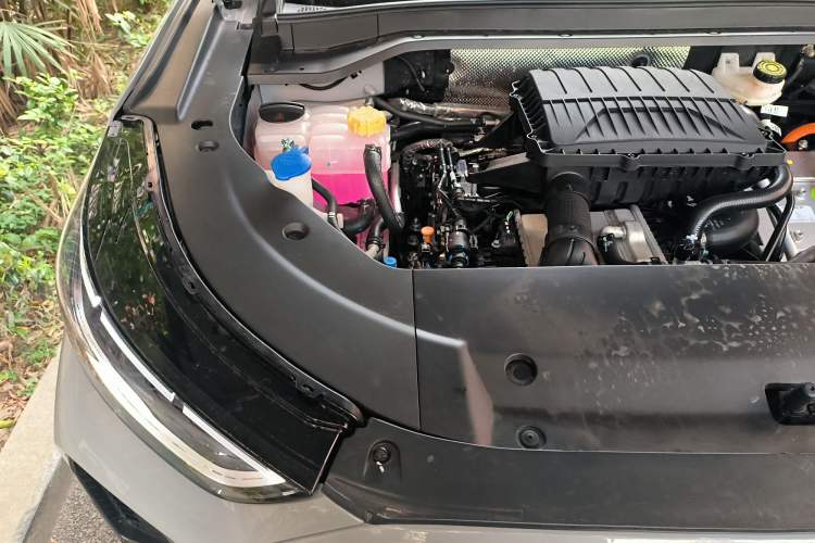 Used Chery Fengyun T9 2025 120 Long-Range Luxury Version 7 Seats Lithium Iron Phosphate Engine Bay Right