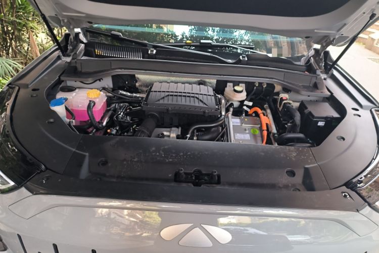 Used Chery Fengyun T9 2025 120 Long-Range Luxury Version 7 Seats Lithium Iron Phosphate Engine Bay