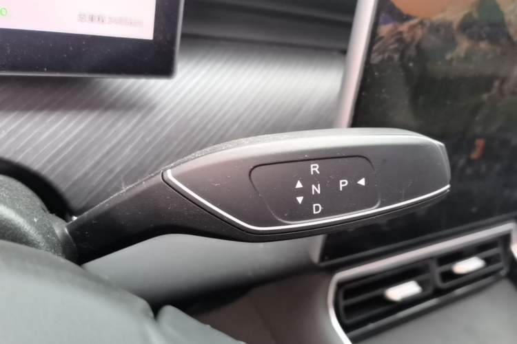 Used Chery Fengyun T9 2025 120 Long-Range Prestige Version 5 Seats Lithium Iron Phosphate Gear Lever