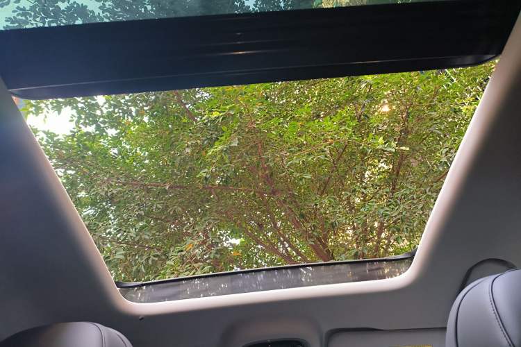 Used Chery Fengyun T9 2025 120 Long-Range Luxury Version 7 Seats Lithium Iron Phosphate Headliner