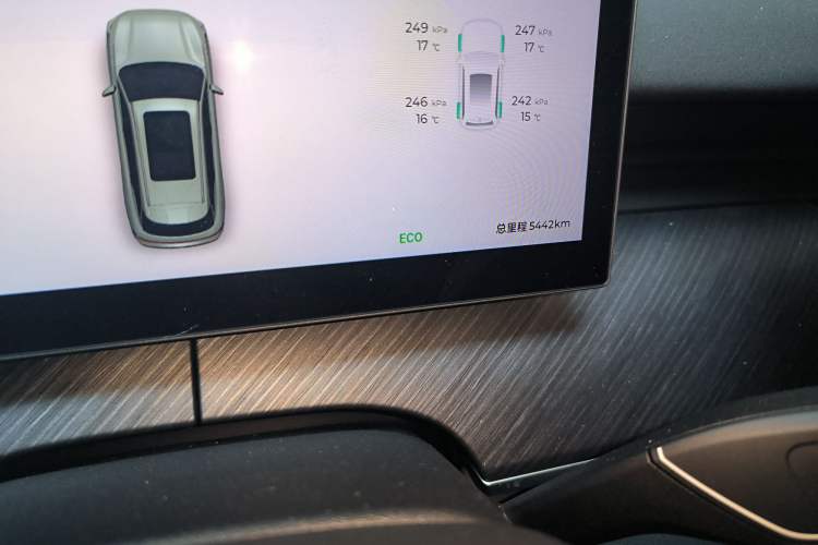 Used Chery Fengyun T9 2025 120 Long-Range Luxury Version 7 Seats Lithium Iron Phosphate Odometer Close Up