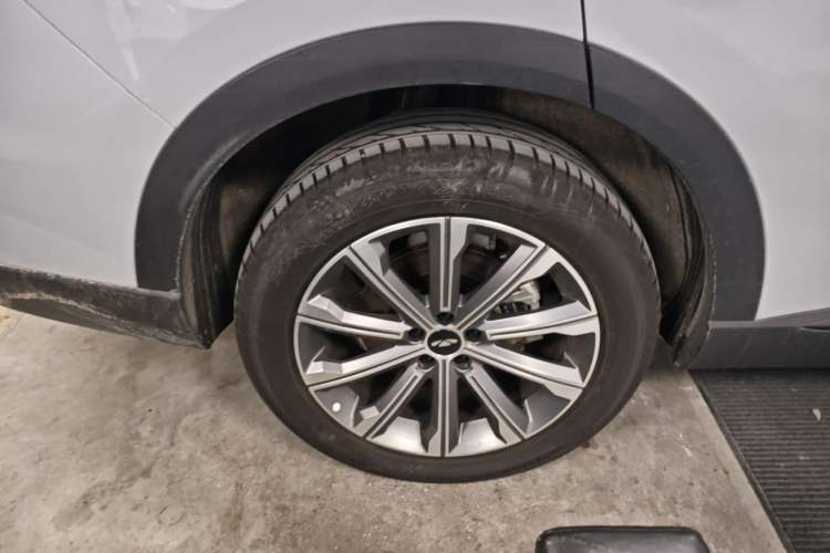 Used Chery Fengyun T9 2025 120 Long-Range Luxury Version 7 Seats Lithium Iron Phosphate Right Rear Wheel Hub