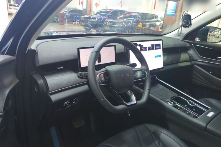 Used Chery Fengyun T9 2025 120 Long-Range Prestige Version 5 Seats Lithium Iron Phosphate Center Console