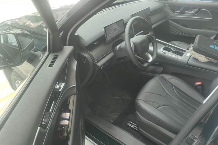 Used Chery Fengyun T9 2025 120 Long-Range Luxury Version 5-Seater with Ternary Lithium Battery Driver Seat