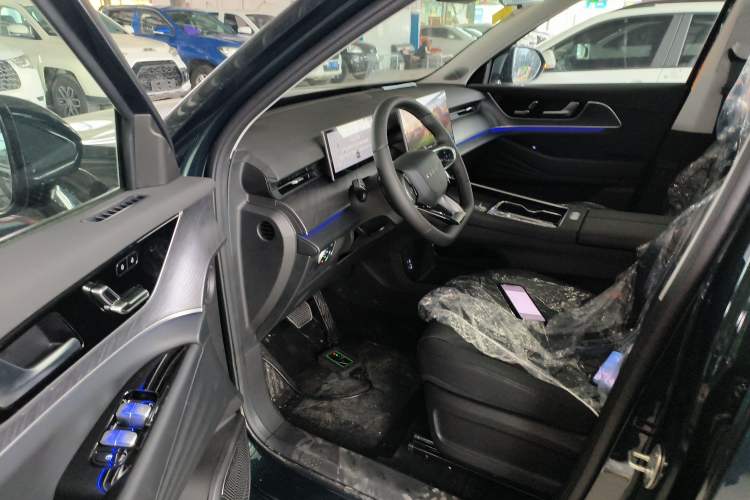 Used Chery Fengyun T9 2025 120 Long-Range Luxury Version 7 Seats Lithium Iron Phosphate Driver Seat