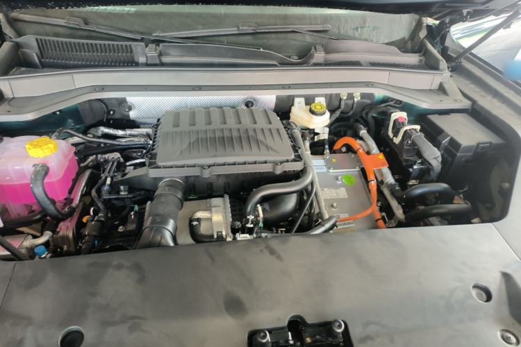 Used Chery Fengyun T9 2025 120 Long-Range Luxury Version 7 Seats Lithium Iron Phosphate Engine Bay