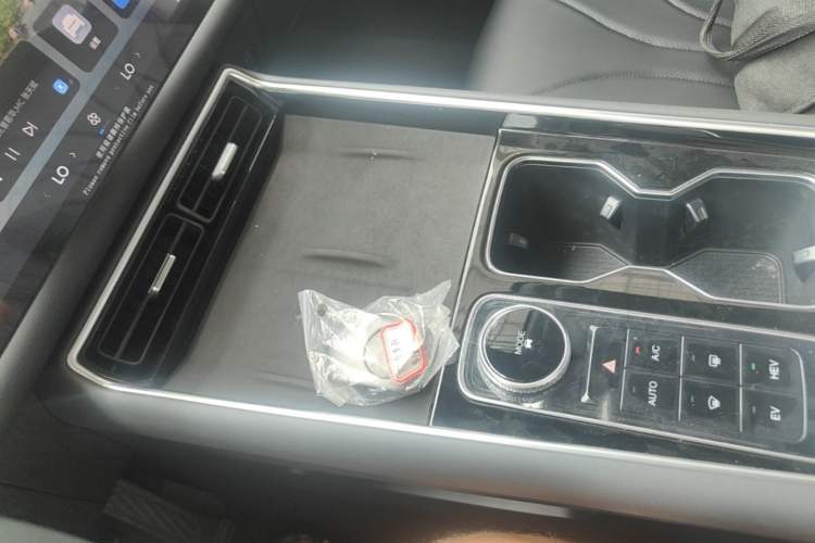 Used Chery Fengyun T9 2025 120 Long-Range Luxury Version 5-Seater with Ternary Lithium Battery Gear Lever