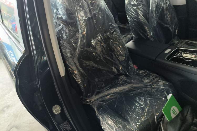 Used Chery Fengyun T9 2025 120 Long-Range Luxury Version 7 Seats Lithium Iron Phosphate Right Front Seat