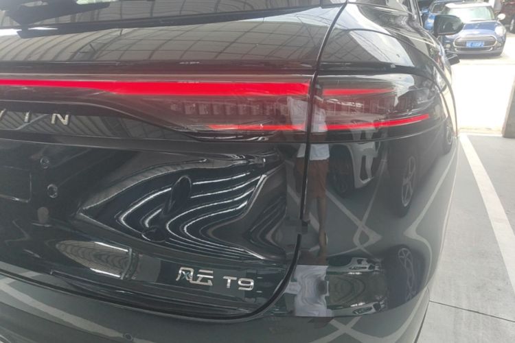 Used Chery Fengyun T9 2025 120 Long-Range Luxury Version 5-Seater with Ternary Lithium Battery Right Rear Taillight