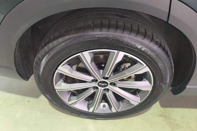 Used Chery Fengyun T9 2025 120 Long-Range Prestige Version 5 Seats Lithium Iron Phosphate Right Rear Wheel Hub