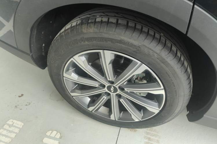 Used Chery Fengyun T9 2025 120 Long-Range Luxury Version 5-Seater with Ternary Lithium Battery Right Rear Wheel Hub