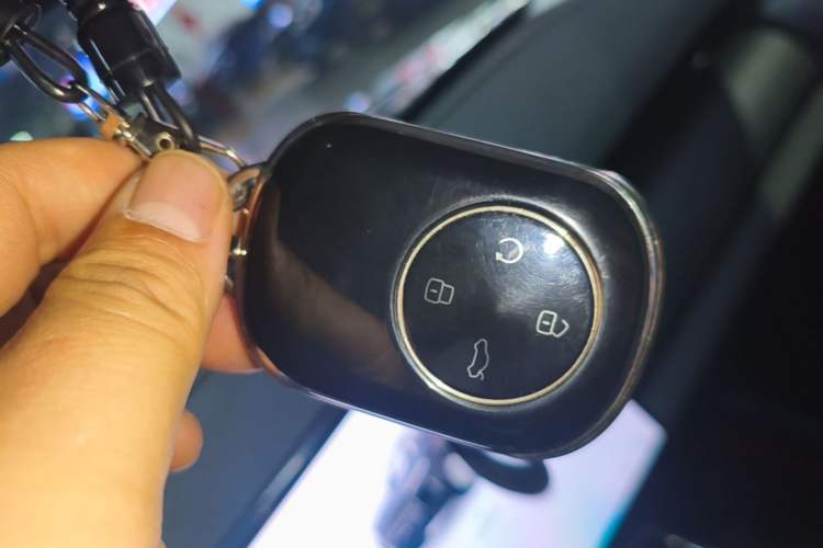 Used Chery Fengyun T9 2025 120 Long-Range Prestige Version 5 Seats Lithium Iron Phosphate Vehicle Key