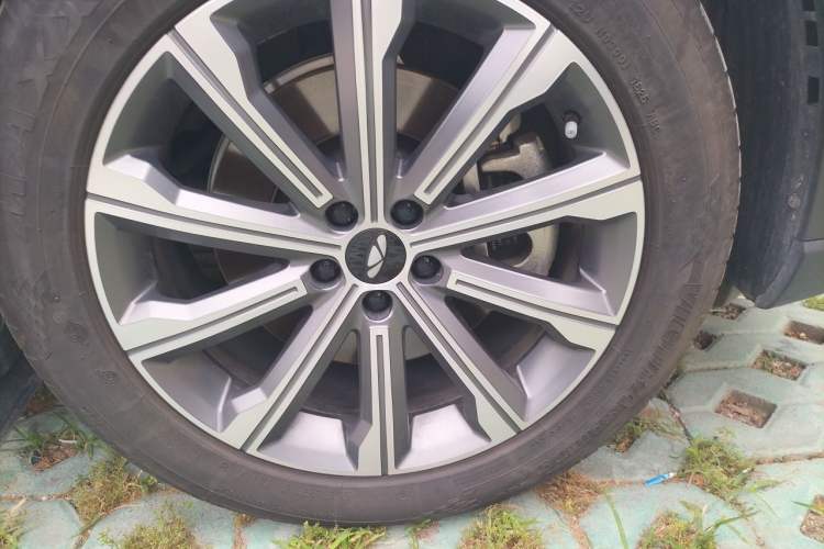 Used Chery Fengyun T9 2025 120 Long-Range Luxury Version 5-Seater with Ternary Lithium Battery Right Front Wheel Hub