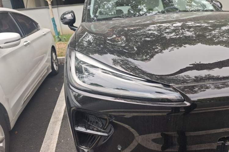 Used Chery Fengyun T9  Right Front Headlight