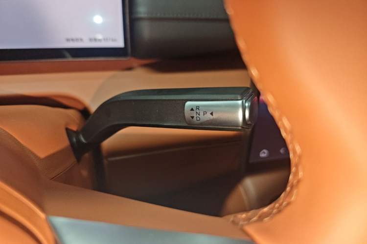 Used Chery Fengyun T9  Gear Lever