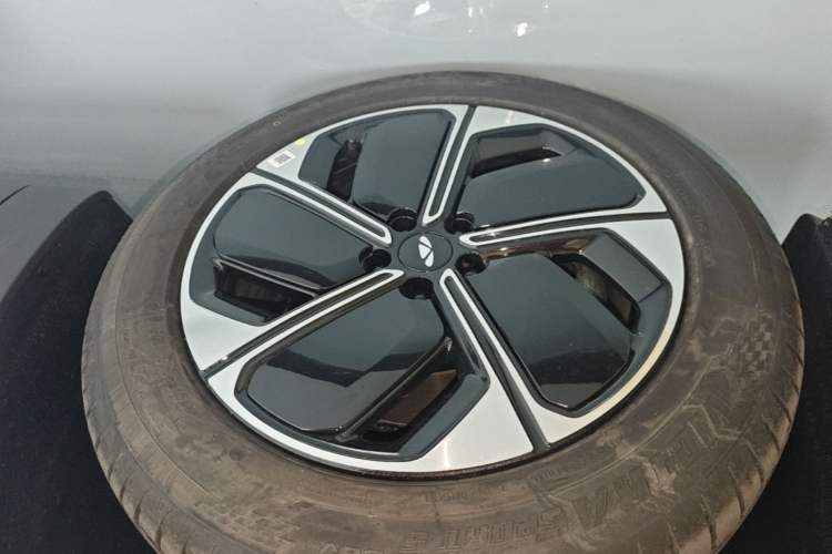 Used Chery Fengyun T9  Left Front Wheel Hub