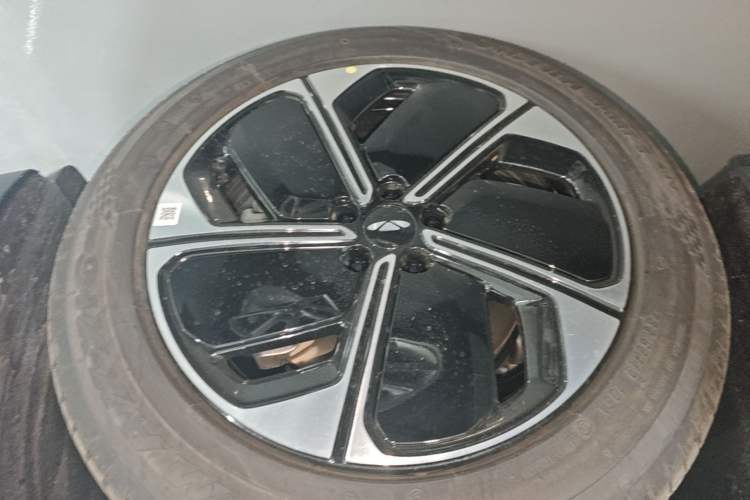 Used Chery Fengyun T9  Right Rear Wheel Hub