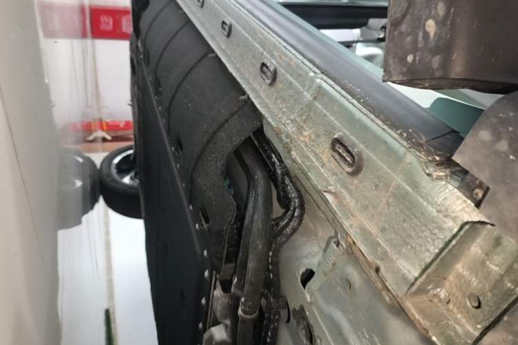 Used Chery Fengyun T9L 2026 Model 230 Max Right Side Sill