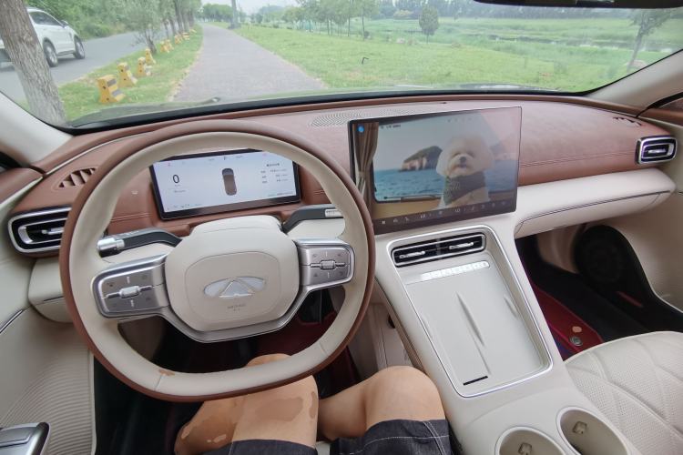 Used Chery Fengyun Fulwin A9L 2025 Model, 260 Boya Luxury Edition Center Console