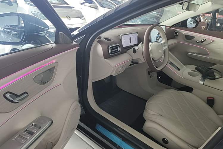 Used Chery Fengyun Fulwin A9L 2025 Model, Guanghui Four-Wheel Drive High-Energy Edition Driver Seat
