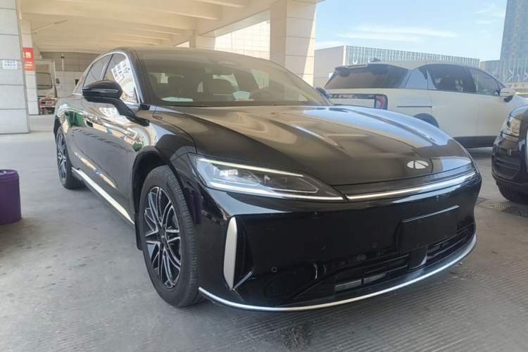 Used Chery Fengyun Fulwin A9L 2025 Model, 260 Ultra-Long Range Luxury Edition Front Right 45 Deg