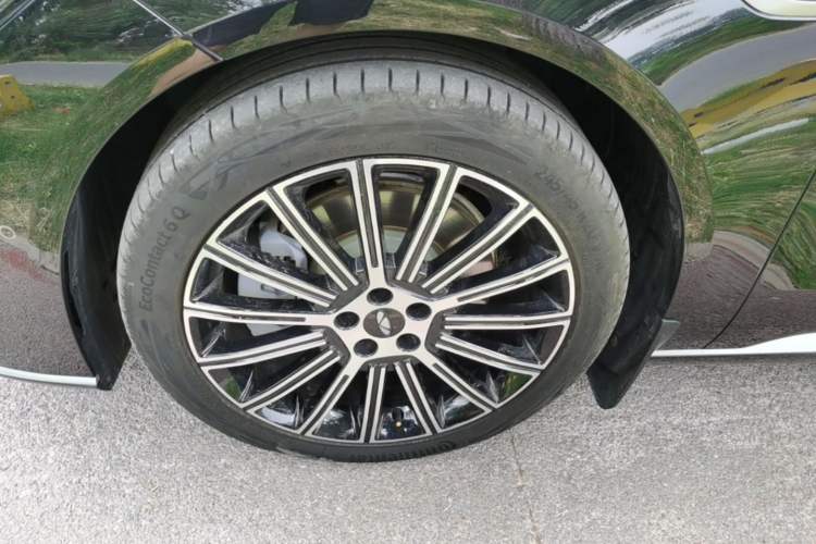 Used Chery Fengyun Fulwin A9L 2025 Model, 260 Boya Luxury Edition Left Front Wheel Hub