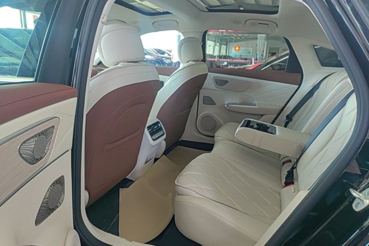 Used Chery Fengyun Fulwin A9L 2025 Model, Guanghui Four-Wheel Drive High-Energy Edition Left Rear Seat