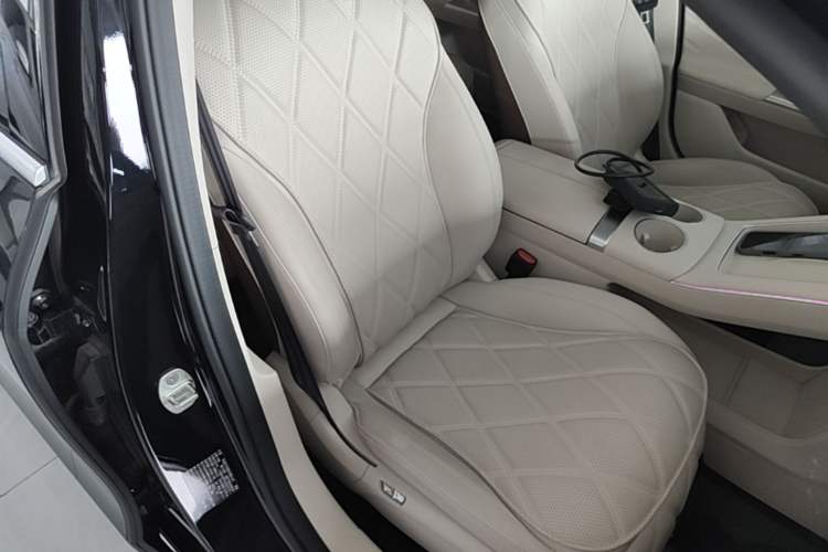Used Chery Fengyun Fulwin A9L 2025 Model, Guanghui Four-Wheel Drive High-Energy Edition Right Front Seat