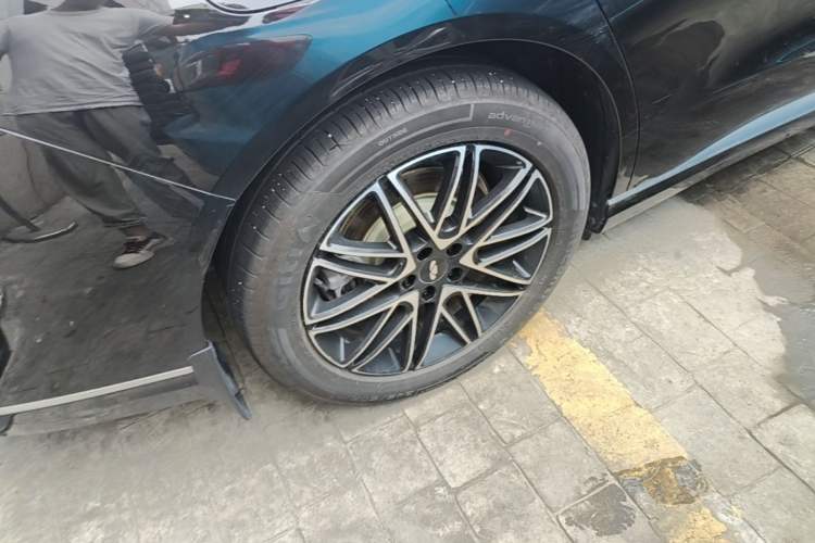 Used Chery Fengyun Fulwin A9L 2025 Model, 260 Ultra-Long Range Luxury Edition Right Rear Wheel Hub