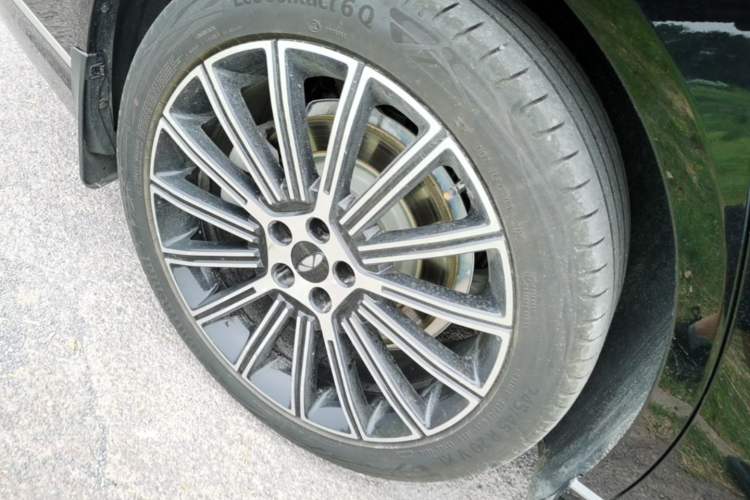 Used Chery Fengyun Fulwin A9L 2025 Model, 260 Boya Luxury Edition Right Rear Wheel Hub