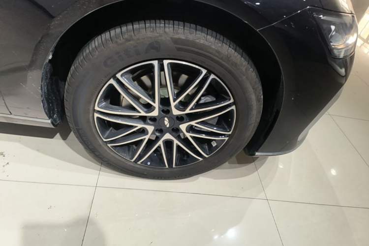 Used Chery Fengyun Fulwin A9L 2025 Model, 260 Ultra-Long Range Luxury Edition Right Rear Wheel Hub