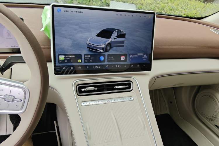 Used Chery Fengyun Fulwin A9L 2025 Model, Guanghui Four-Wheel Drive Peak Edition Audio And AC Panel