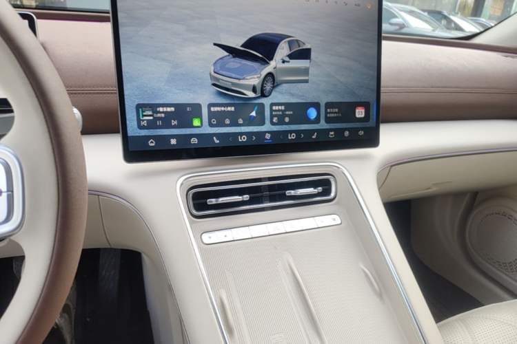 Used Chery Fengyun Fulwin A9L 2025 Model, Guanghui Four-Wheel Drive Peak Edition Audio And AC Panel