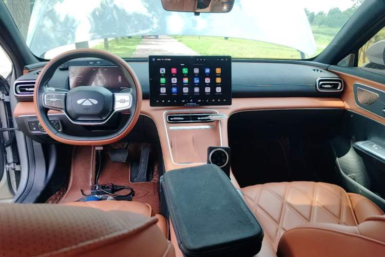 Used Chery Fengyun Fulwin A9L 2025 Model, 260 Ultra-Long Range Prestige Edition Center Console
